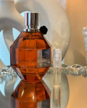 Load image into Gallery viewer, 2 mL FLOWERBOMB TIGER LILY EAU DE PARFUM
