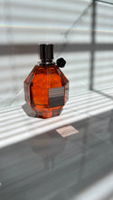 Load image into Gallery viewer, 2 mL FLOWERBOMB TIGER LILY EAU DE PARFUM
